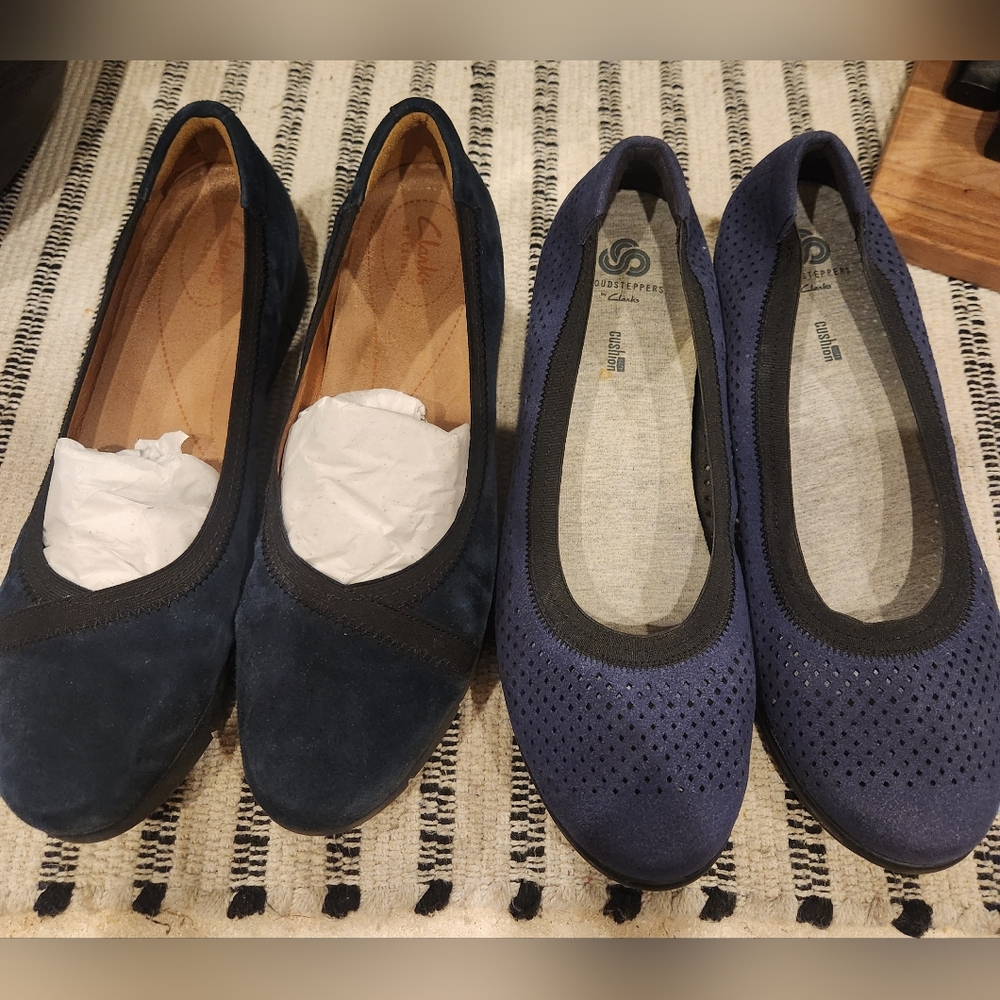 1pr Clarks Navy Suede Ballet Flats